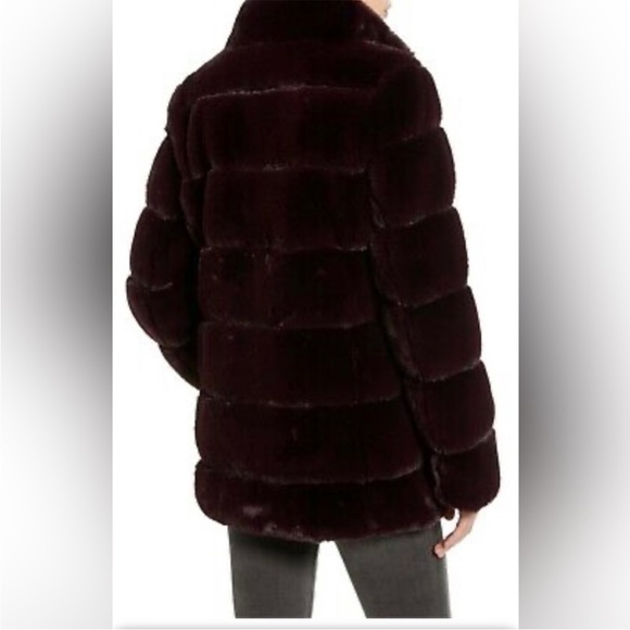 Via Spiga reversible faux fur coat- NWOT SIZE M - Picture 4 of 9
